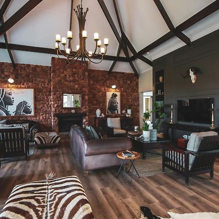 Otjiwa Safari Lodge Otjiwarongo Exteriör bild