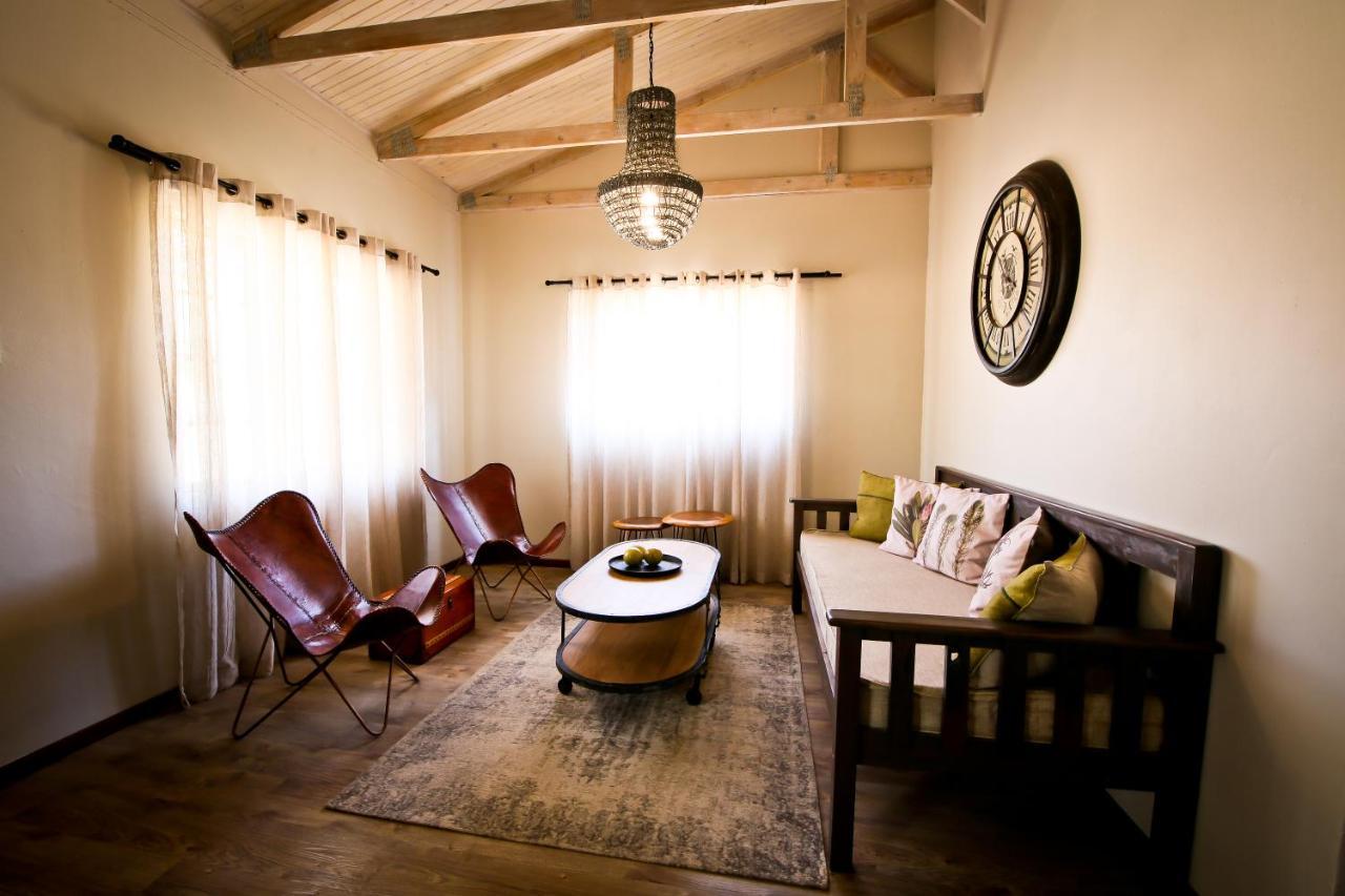 Otjiwa Safari Lodge Otjiwarongo Exteriör bild