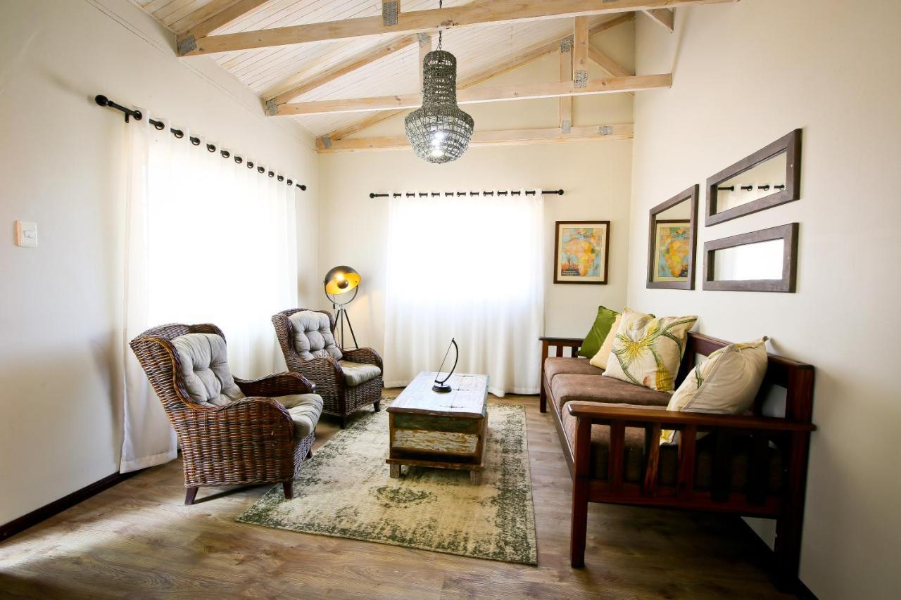 Otjiwa Safari Lodge Otjiwarongo Exteriör bild
