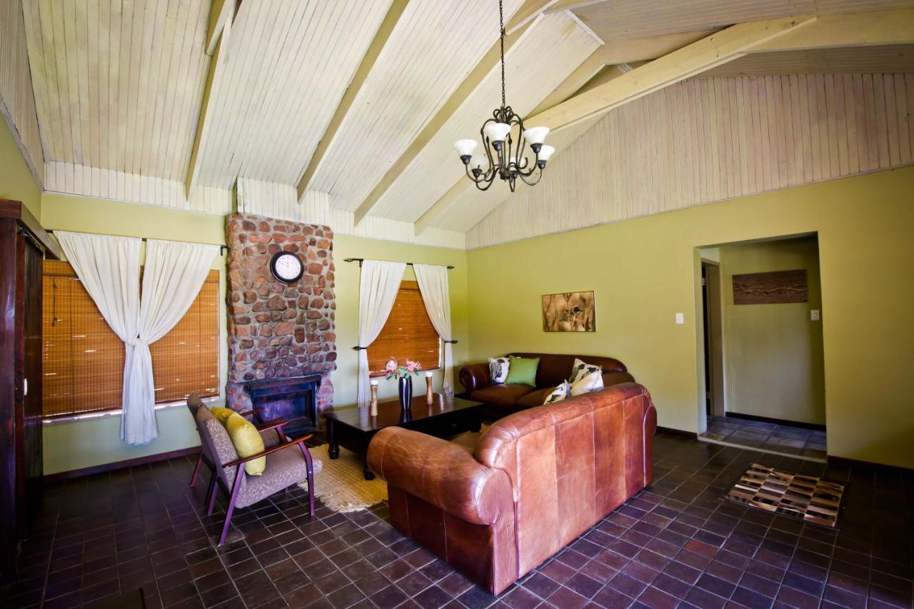 Otjiwa Safari Lodge Otjiwarongo Exteriör bild