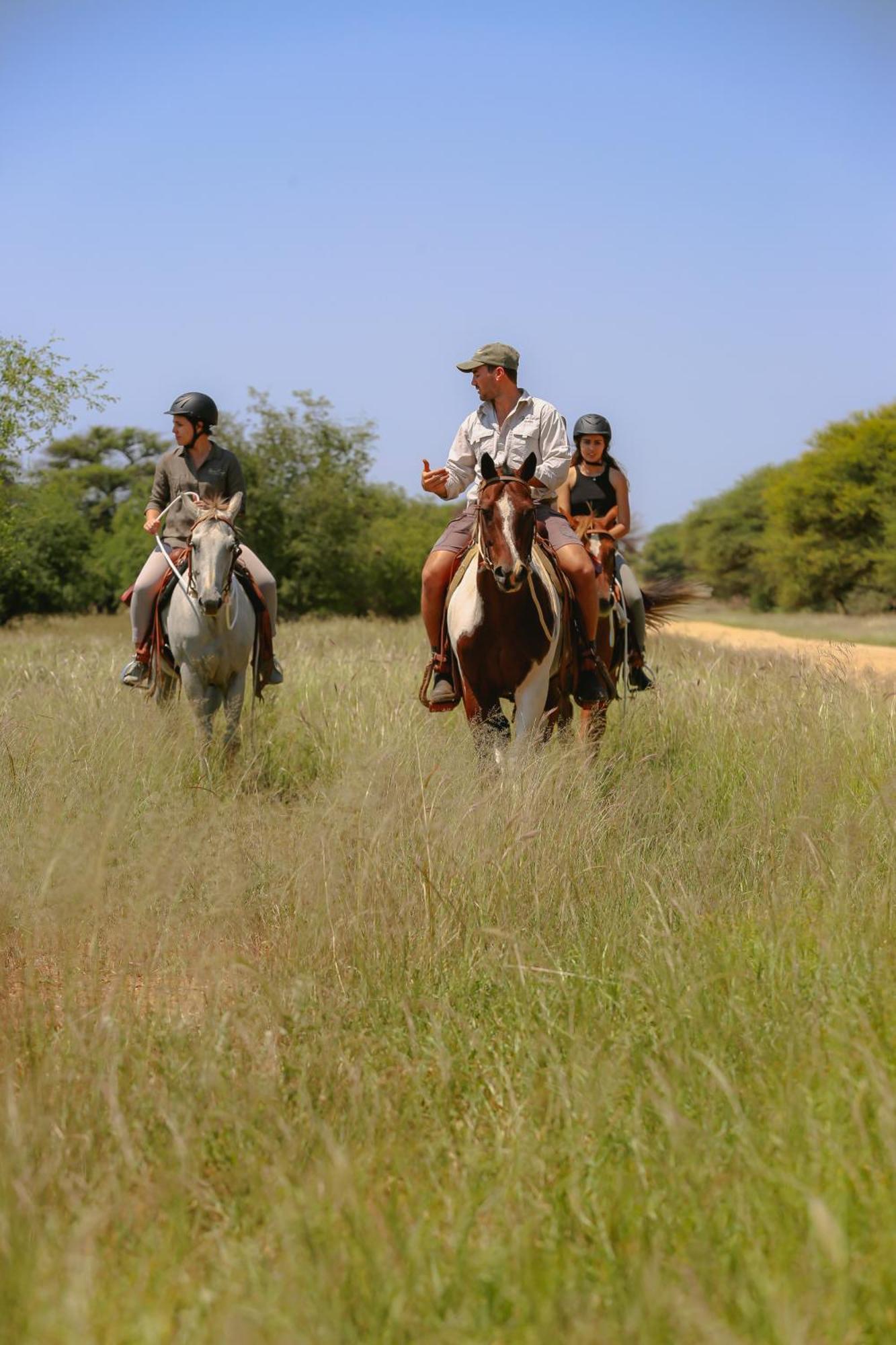 Otjiwa Safari Lodge Otjiwarongo Exteriör bild