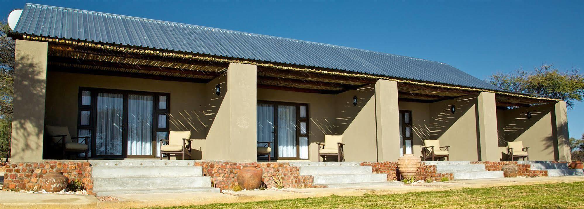 Otjiwa Safari Lodge Otjiwarongo Exteriör bild