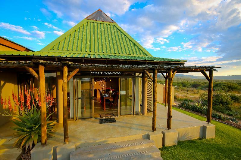 Otjiwa Safari Lodge Otjiwarongo Exteriör bild
